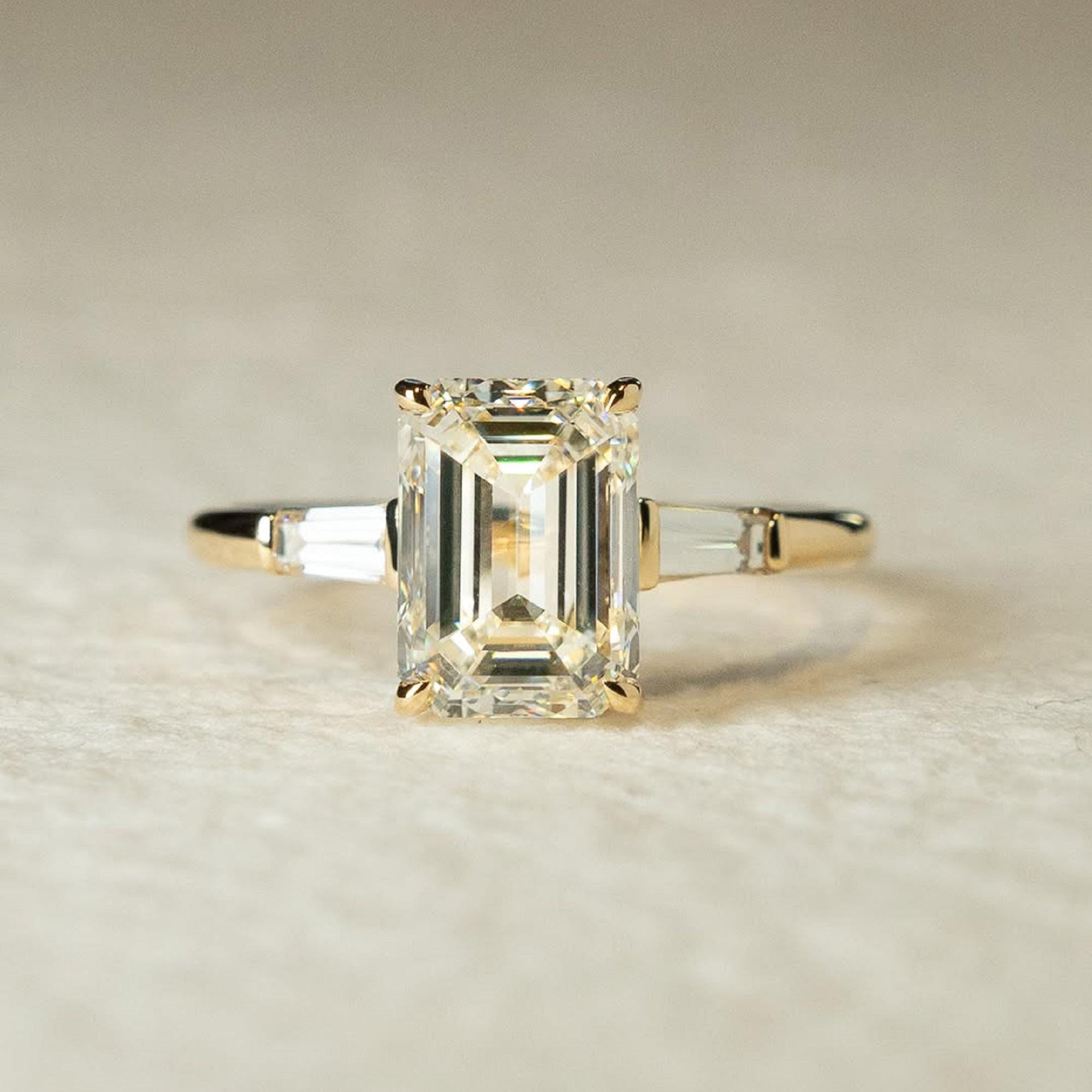 สีเหลืองทอง