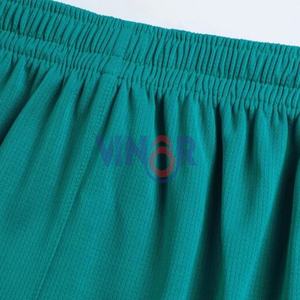 Ropa deportiva, uniforme de baloncesto de las mejores calidades, precio al por mayor, logotipo personalizado disponible, uniforme de baloncesto de diferentes tamaños con OEM - Product Image 5