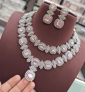 Superbe collier de luxe en zircon de qualité supérieure avec boucles d'oreilles pour mariage, fiançailles, fête pour femmes - Product Image 2