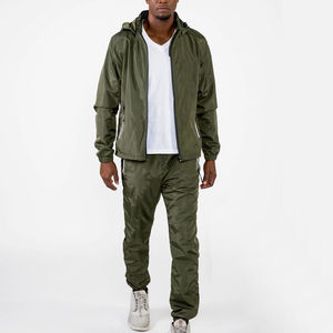 Chándal informal de invierno OEM para hombre, elegante traje de jogging de nailon con logotipo personalizado, conjunto cortavientos con patrón sólido de algodón 100% - Product Image 5