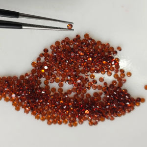 Granate Rojo Natural de 1.75 mm, Corte Brillante Redondo, Piedra Preciosa Suelta de la Mejor Calidad para la Fabricación de Joyas - Product Image 1