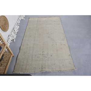 Alfombra de retazos de lana Beige Vintage clásica 3,7 'X 6,4 'patrón de pasillo rectangular hecho a mano para sala de estar para adolescentes látex con respaldo - Product Image 1