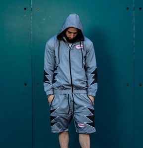 Ensemble Veste et Short pour Hommes avec Logo Propre Marque Personnalisée Survêtement d'été Ensemble de Vêtements Coupe-Vent Ensemble de Shorts - Product Image 4