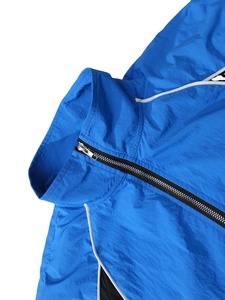 Fabricantes OEM de Ropa Deportiva de Nylon Personalizada, Pantalones Deportivos, Chaqueta Cortavientos Reflectante con Cierre para Hombre - Product Image 3