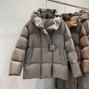 Parka gruesa y cálida a la moda para mujer, Abrigo acolchado holgado de gran tamaño con cuello levantado, chaqueta de plumón de pato blanco de invierno estampada 2024 - Product Image 4