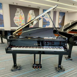 Piano de cola Kawai KG3C en excelentes condiciones, entrega rápida, acabado elegante original, teclas suaves, de segunda mano, 88 teclas - Product Image 1