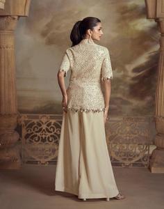 Elegante Traje Salwar Zeenat en Georgette con Hermoso Bordado, Perfecto para Eventos Festivos, Fiestas y Ocasiones Especiales - Product Image 2