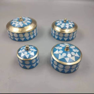 Elegante Caja Pequeña de Latón con Incrustaciones de Nácar, Contenedor Antiguo para Guardar Joyas y Recuerdos - Product Image 2