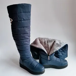 Bottes de neige montantes en daim antidérapantes avec doublure thermique, confortables, en fausse fourrure et caoutchouc, idéales pour l'hiver et l'automne - Product Image 1