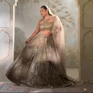 Vente en gros orné papillon Net Lehenga Choli brillant Goldan couleur dentelle bordure paillettes broderie indien pakistanais vêtements - Product Image 1