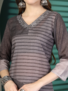 Robe d'été tendance imprimée et brodée en rayonne 100% longueur genou à manches longues, prête à porter, OEM, vente en gros à prix bas - Product Image 3