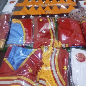 Hoj Héroïnes de Jericho Ensemble de tablier et gants à couronne - Product Image 6