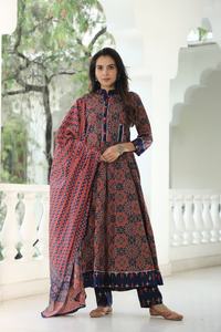 Conjunto Anarkali Tradicional de Algodón para Mujer, Estampado a Mano, Reversible, Secado Rápido, Dupatta de Malla Suave, Corte Regular, para Bodas y Fiestas - Product Image 4