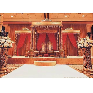 Interior de la boda hindú Triple Polo Mandap Boda tradicional Triple Polo Pilar Mandap Configuración Tri-Pillar Square Wedding Mandap - Product Image 1