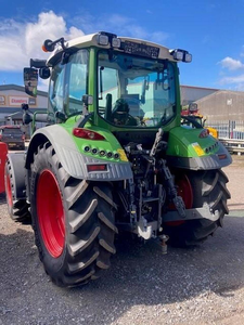 Tractor Agrícola Fendt 718 de 8 HP con Tracción en las 4 Ruedas y Transmisión por Engranajes, Alta Precisión, Motor Potente, Oferta de Bajo Costo - Product Image 5