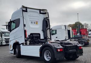 Ford F-Max 500 3 4x2 Diesel Automatic Euro 6 Usato 2023, Guida a Sinistra, Camion Leggero con Sospensioni Pneumatiche, Cambio FAST, Ottime Condizioni - Product Image 3