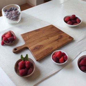 Planche à découper artisanale de luxe de haute qualité bord arrondi lisse bois d'acacia naturel écologique pour ensemble de vaisselle à la maison - Product Image 3