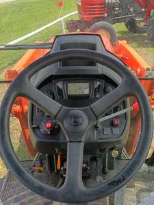 Tractor de Ruedas 4x4 de 50 HP con Transmisión por Engranajes, Color Rojo, Garantía de 6 Meses, para Mantenimiento Agrícola y de Propiedades - Product Image 6
