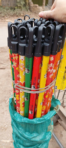 Venta al por Mayor de Fábrica, Palo de Escoba de Madera Recubierto de PVC Ecológico de 120 cm con Cabezal de Escoba de Plástico Duradero - Product Image 5
