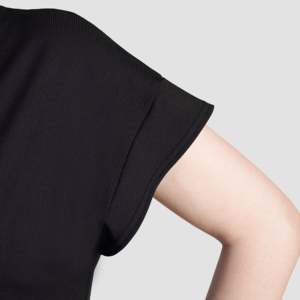 T-shirt Evo Pro (noir) pour le yoga et l'entraînement - Product Image 5