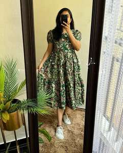 Robe longue Nomadic Muse pour femme, motif tribal vintage, coupe trapèze avec manches bouffantes ludiques - Product Image 3