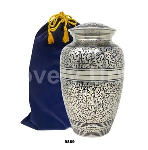 Feuilles d'argent Urne de crémation en laiton pour adultes-Urne funéraire et commémorative pour cendres humaines avec sac en velours gratuit - Product Image 1