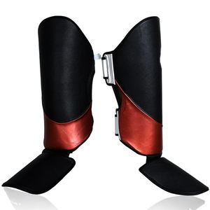 Protector de Espinilla de Boxeo Profesional con Logotipo Personalizado, Cuero y EVA, con Cierre Lateral Ajustable y Detalles Metálicos en Rojo - Product Image 6