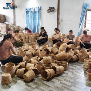 Boîte cadeau en bambou faite à la main incrustation de coquille d'œuf artisanat élégant parfait pour le cadeau de vacances du Ramadan Eid et l'utilisation décorative de style islamique - Product Image 6