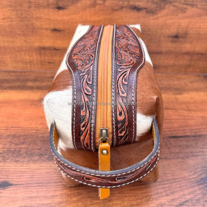 Kualitas Terbaik Tooled Organizer perlengkapan mandi kulit <span class=keywords><strong>Kit</strong></span> pencukur pria wanita tas kosmetik Travel keluaran baru tas Makeup kulit sapi - Product Image 6