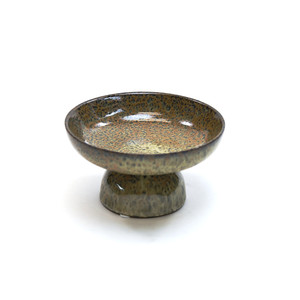 CHP2106FB - Plato pequeño marrón moteado sobre pedestal - 5.9 W x 3.3 H - Product Image 1