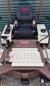 Cortadora de Césped Grasshopper de 61 Pulgadas – Comercial, con Motor Kawasaki y Giro Cero - Product Image 2