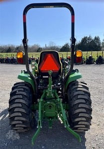 Tractores usados Johnn Deerr 3039R Compare Menos de 40 HP en venta - Product Image 5
