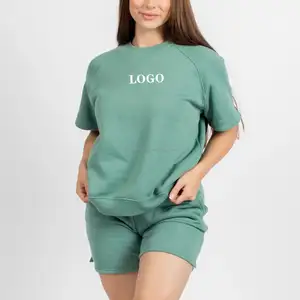 Usine de vêtements à logo personnalisé Ensemble de jogging de couleur unie pour femmes, pantalons courts décontractés et ensembles de t-shirts pour femmes - Product Image 1