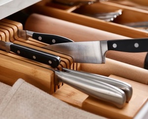 Soporte para cuchillos de madera hecho a mano, soporte para cuchillos antideslizante de acero inoxidable con imán, solución de almacenamiento seguro para cocina, novedad - Product Image 3