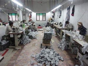 2025 New Look Comfortable Gym Gloves Made <b>Of</b> Leather Non Slip And Lightweight Training In Solid Color Wholesale Top Sale Gloves - Product Image 6