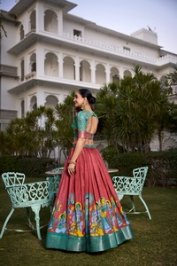 นิยมมากที่สุด kalamkari พิมพ์ลายโดล่าผ้าไหมกับ zari ทอผ้าชายแดน lehenga choli expoert และอุปทานในอัตราที่ต่ำที่สุด - Product Image 5