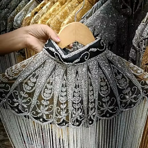 Hermosa capa burlesca festiva con bordado y decoración de perlas Silueta recta se sujeta en el cuello para festivales - Product Image 1
