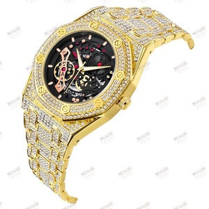 Montre de luxe à squelette en moissanite en or avec bracelet glacé, cadran ajouré et design mécanique complexe en moissanite - Product Image 3