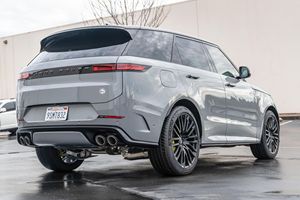 Range Rover Sport P635 SV Edition Two Usado 2025 - Product Image 3