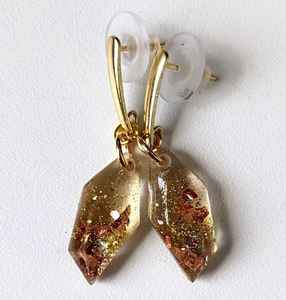 Boucles d'oreilles élégantes en résine et en métal, vêtements de fête et bijoux de mariage de la meilleure qualité pour filles | Nouveau design par Falak World Export - Product Image 4