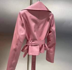 Último diseño 2024 chaquetas de cuero de moda para mujer gran oferta chaquetas de cuero genuino estilo logotipo personalizado para mujer - Product Image 3