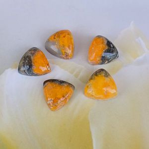 Bumble Bee Jasper Cabochon เครื่องประดับอัญมณีทรงลูกแพร์สามเหลี่ยม10มม. ปรับเทียบอัญมณีหลวมสำหรับการจัดหาจำนวนมาก - Product Image 1