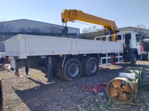 משאית מנוף חדשה מסוג סינוטרק HOWO 6x4 10-12 טון, מנוף טלסקופי נייד עם זרוע מפרקית, למכירה - Product Image 3