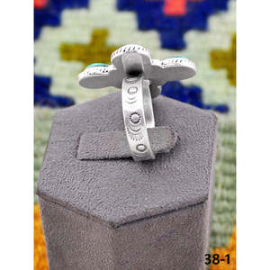 Bague ajustable artisanale en turquoise émeraude de la Vallée du Sud-Ouest et argent sterling, avec technologie d'incrustation à sertissage clos, idéale pour un cadeau - Product Image 3