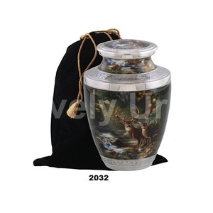 Urne de crémation de cerf de forêt Urne en métal artisanale pour cendres humaines Urne de crémation adulte avec sac en velours - Product Image 1