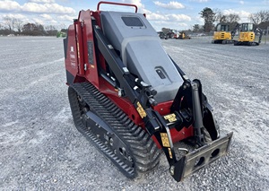 รถตักตีนตะขาบขนาดเล็ก Toro Dingo TX1000 มือสอง พร้อมชิ้นส่วน MOOG สำหรับงานเกษตรและก่อสร้าง มีขาย - Product Image 6