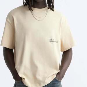 Oversize 260GSM Camiseta de hombre de alta calidad 100% algodón Logotipo personalizado Hombro caído Longitud recortada Caja Ajuste Patrón sólido de punto - Product Image 3