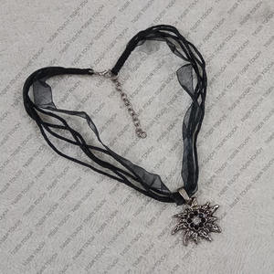 Collier Edelweiss Oktoberfest Collier bavarois Dirndle Costume bavarois Strass Edelweiss Collier Dirndl HooksTT-703 - Product Image 2