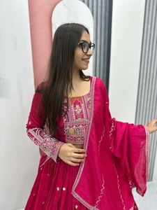 Vichitra puro especial de compromiso con trabajo de secuencia de bordado pesado Impreso digital Fancy Lahenga Choli con Cancan y lienzo - Product Image 4