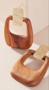 Superventas creativo Arco Iris amistad gesto pendientes de madera Retro divertido tipo Bekind moda gente pendientes SCI Accesorios - Product Image 3
